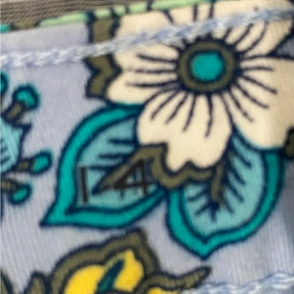 St. John's Bay Blue and Green Bermuda Women's Shorts Size 14 Soft - Picture 6 of 11